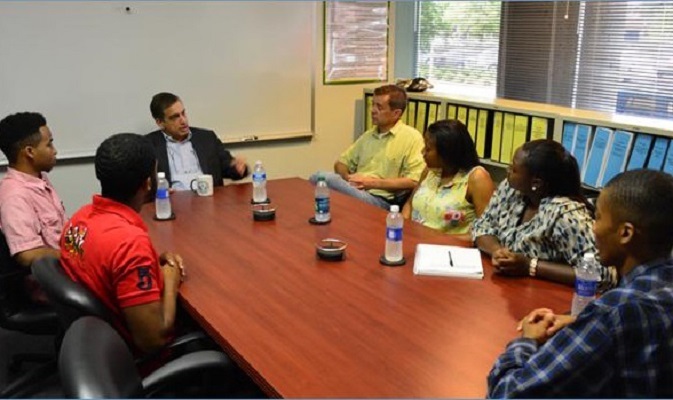 <span style="font-size:10px"> Students from the UAB Summer Education Program talk with Dr. Fouad Fouad of the UAB School of Engineering </span>